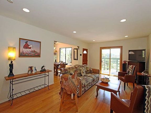 3rd image of 8463 Utica Dr
