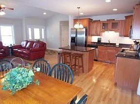 4th image of 38 Carriage Ln #3