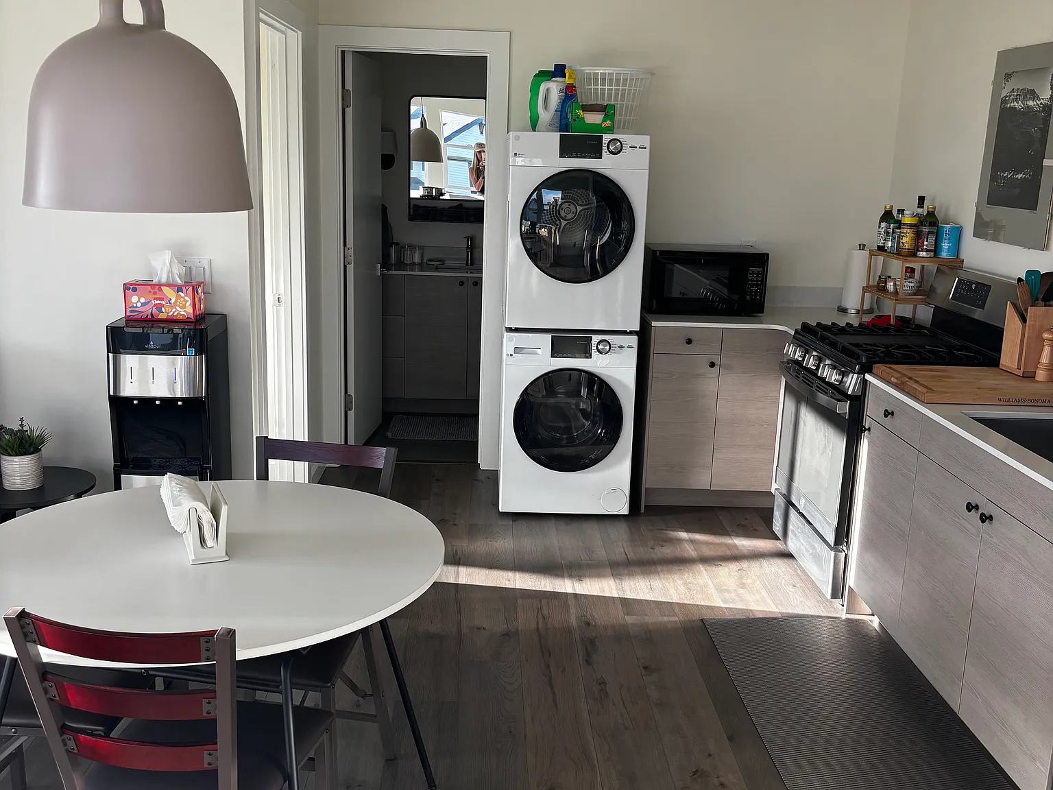 1 bed, 650 sqft, $2,100 — Photo 2
