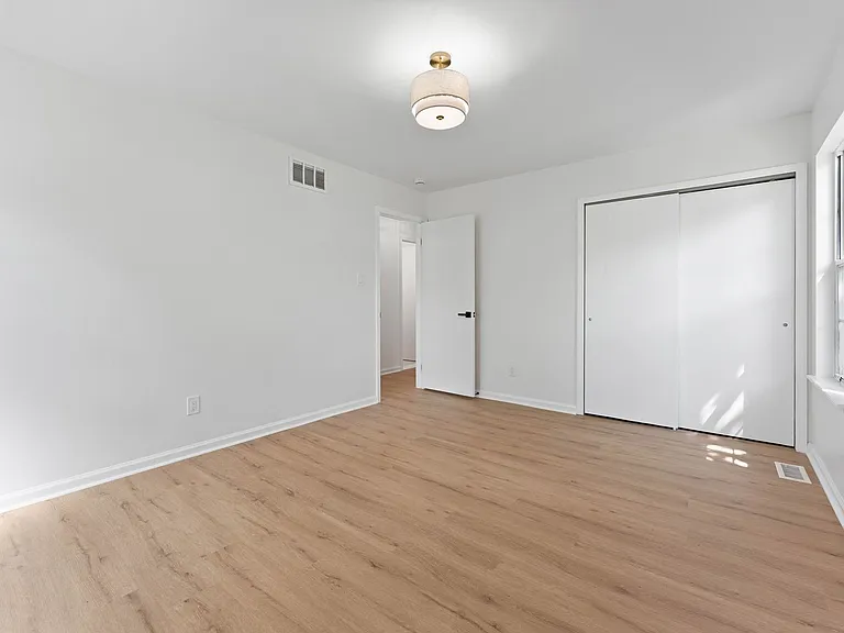 8117 Stow Rd — Photo 16