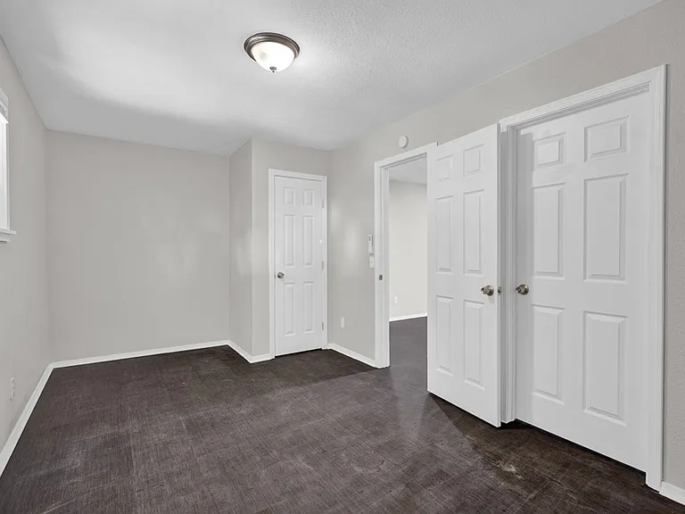 2103 N Marrs St — Photo 8
