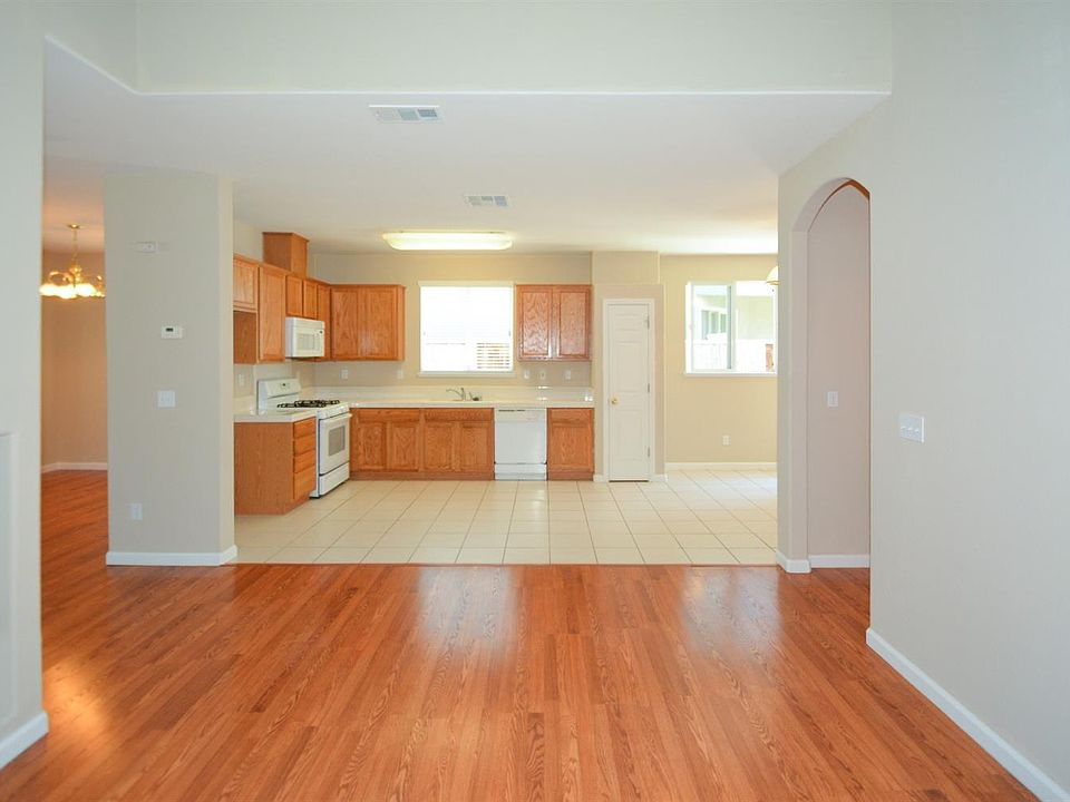 2nd image of 8126 Shay Cir