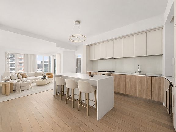 3rd image of 555 W 43rd St APT 10B
