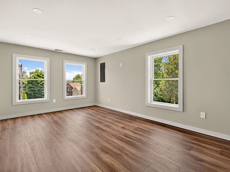 176 Hudson St #4 — Photo 9