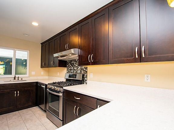 3rd image of 573 28th Ave APT 3