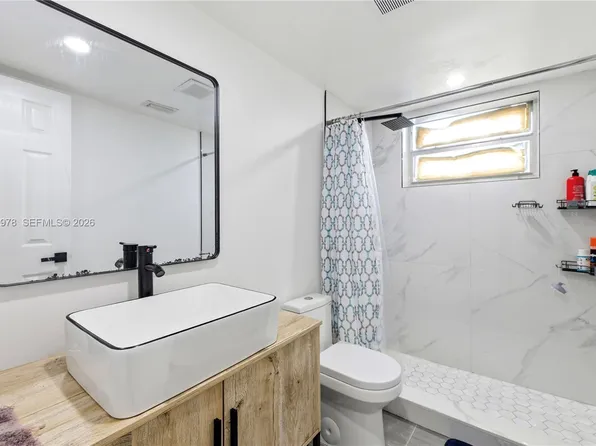 5666 Mayo St #2, Hollywood, FL 33023