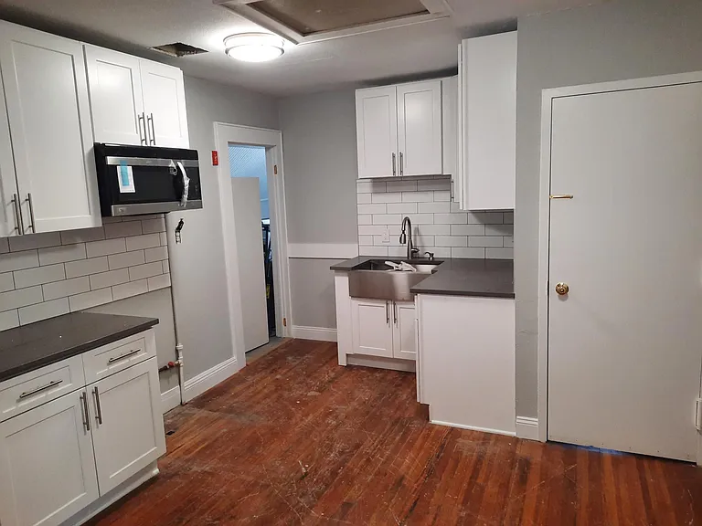 177-179 Davenport Ave #2 — Photo 3