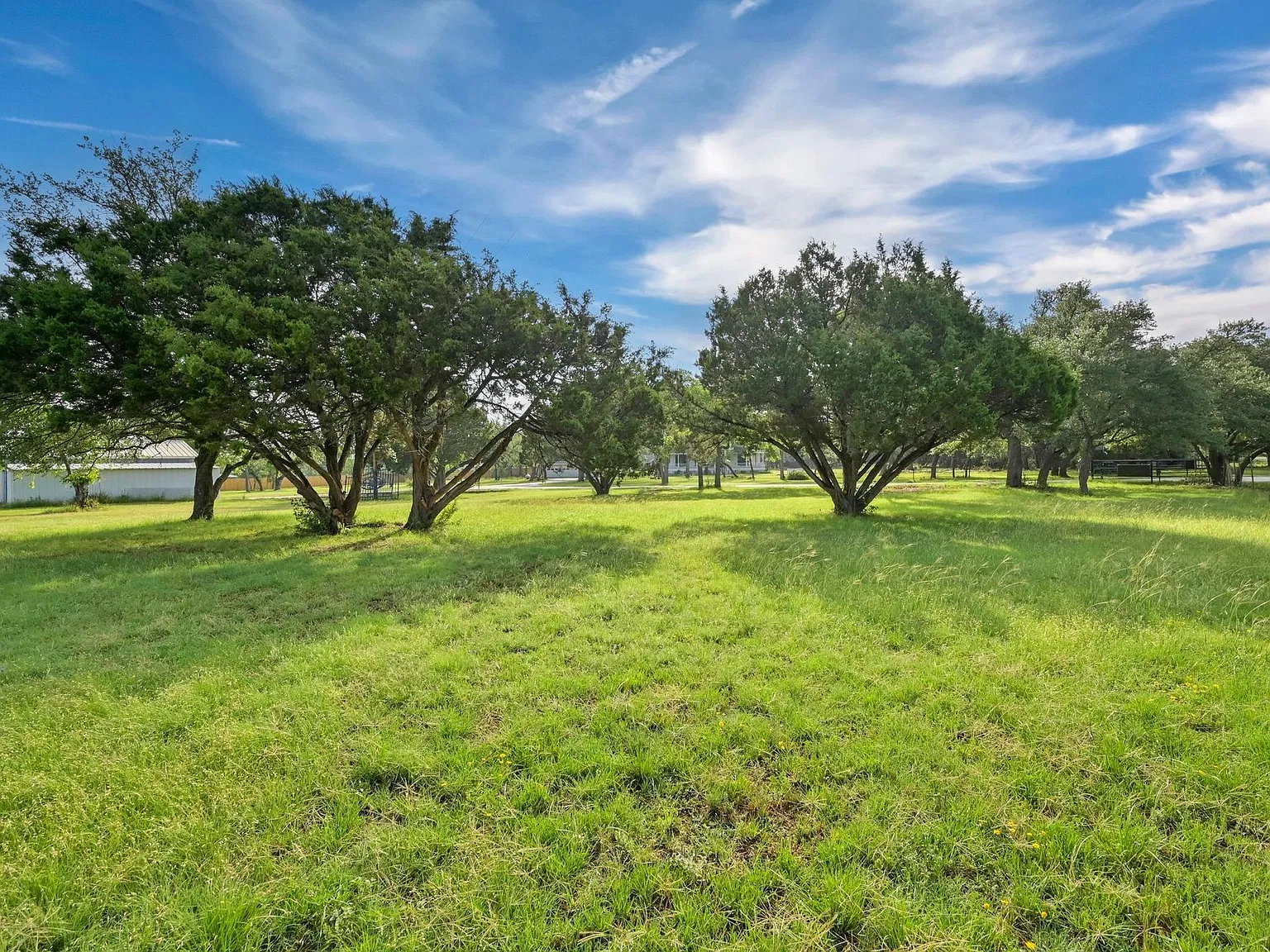 4 bed, 2.5 bath, 2822 sqft, $5,000 — Photo 3