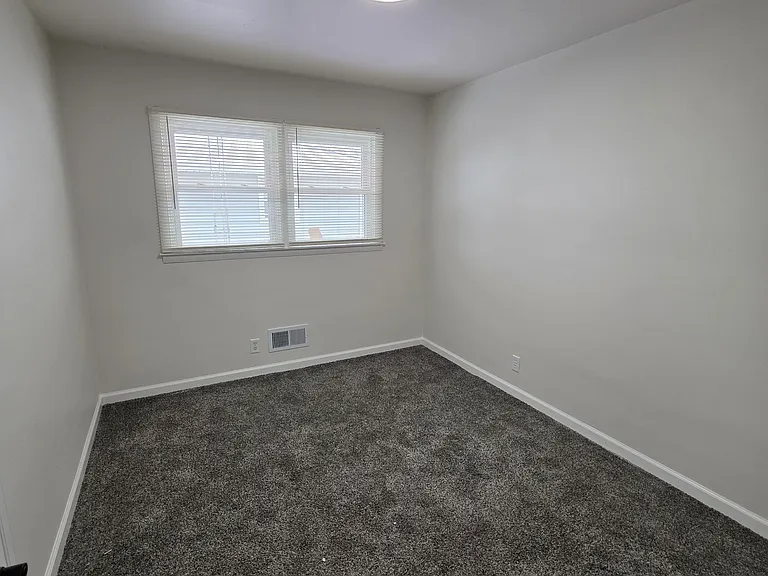 4815 34th Ave — Photo 12