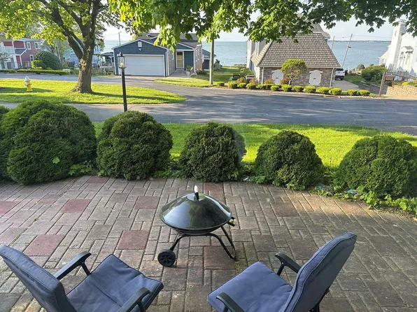 1321 Epworth Ln, Lakeside Marblehead, OH 43440