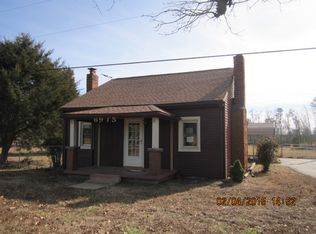 6915 Hickory Rd, South Chesterfield, VA 23803