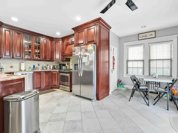 160-08 12th Road image 5 of 29