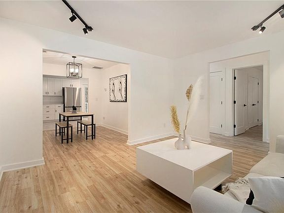 5th image of 2537 Baker Rd NW