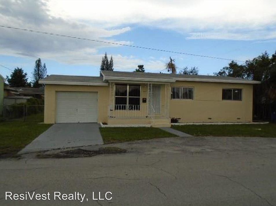 1st image of 10425 NW 10th Ave