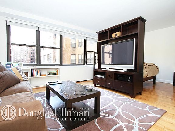 3rd image of 305 E 40th St APT 11B