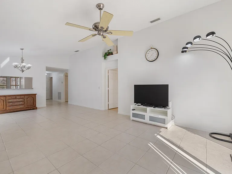 3800 Woodfield Dr — Photo 18