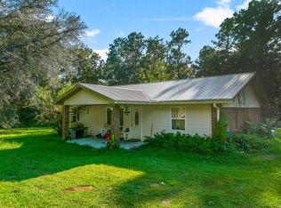 100 Red Tail Ln, Defuniak Springs, FL 32435