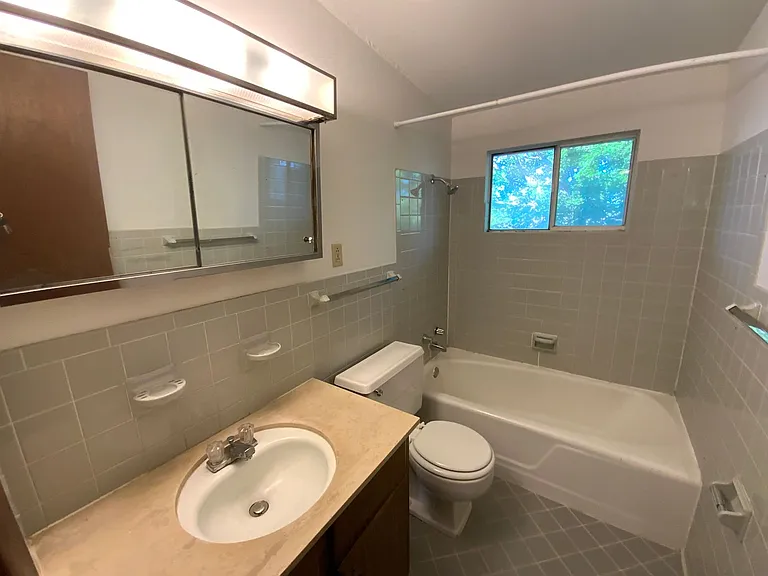 Library Place Apartments — Photo 9