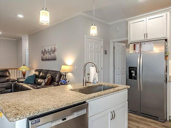 5th image of 2700 Rockaway Pl