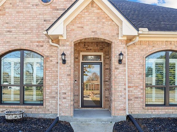 4th image of 215 Ridgemont Dr