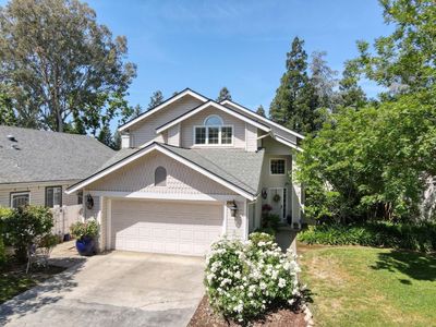 9162 N Woodlawn Dr, Fresno, CA, 93720