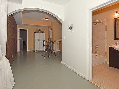 3rd image of 3092 Centerville Hwy