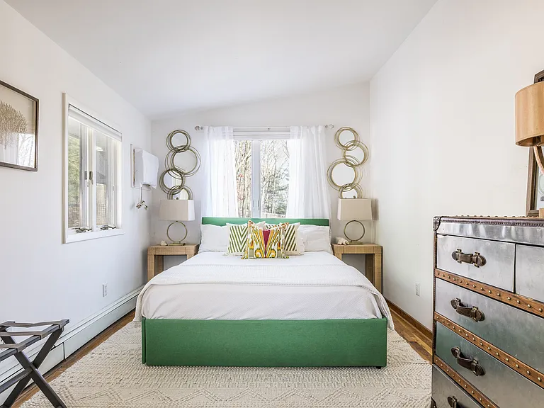82 Springy Banks Rd — Photo 7