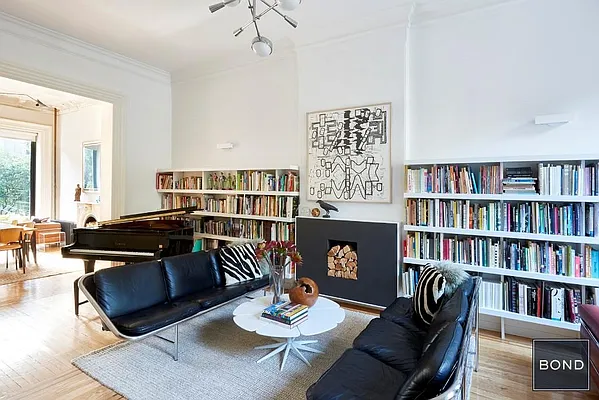 Rented by Bond New York | media 38