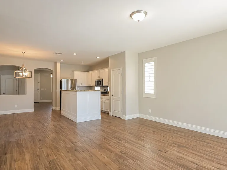 4237 E Santa Fe Ln — Photo 6