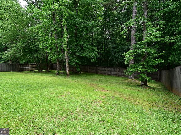 2nd image of 632 Oakview Trl