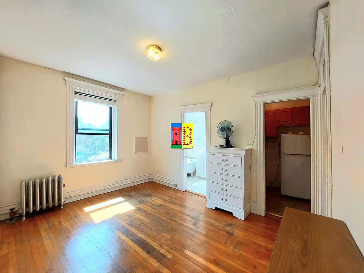 Building Photo - 1111 Boylston St #34