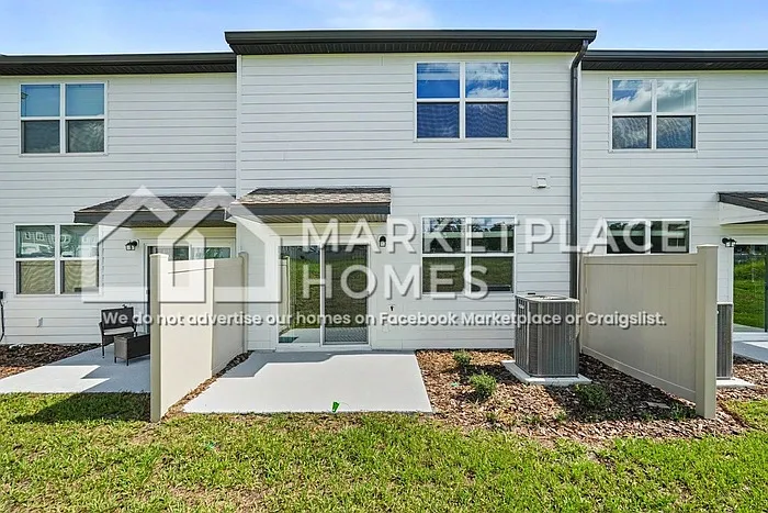 12022 Sylvia St — Photo 23