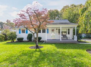 102 Hemlock Dr, Neptune, NJ 07753