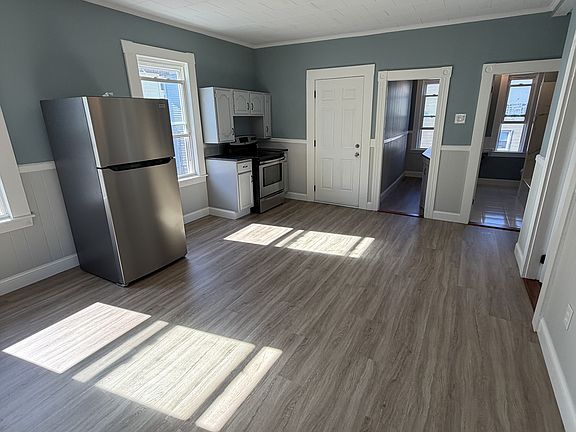2nd image of 7 Bannister St #3