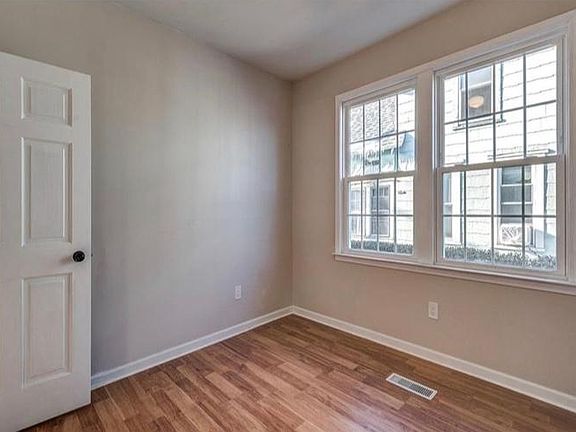 3rd image of 324 Grant Ave