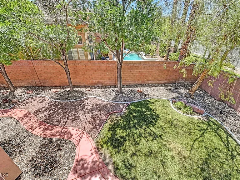 229 N Buteo Woods Ln — Photo 64