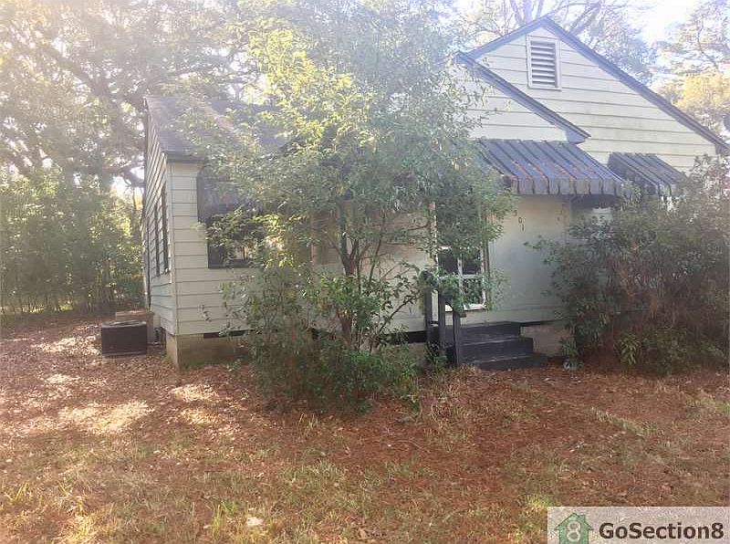 1st image of 1301 Willow Ln