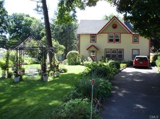 39 E Rocks Rd, Norwalk, CT 06851