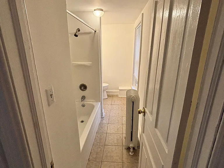 107 W Harvey St #3W — Photo 5