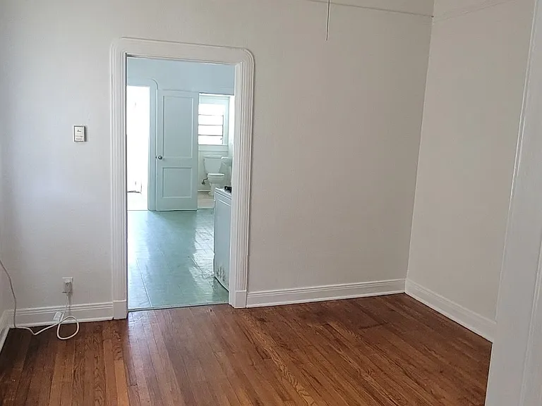 535 Maple Ave — Photo 6
