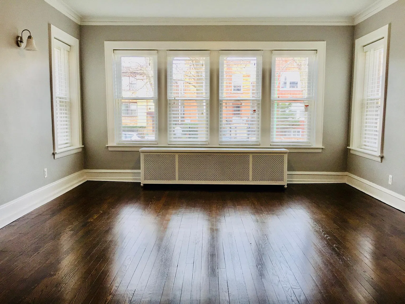 5447 N Sawyer Avenue — Photo 2