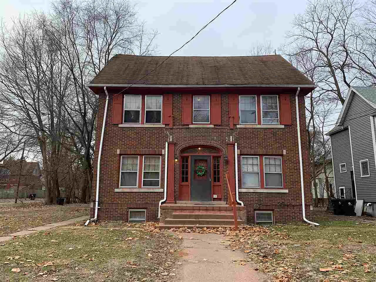 711 Morton St photo 1