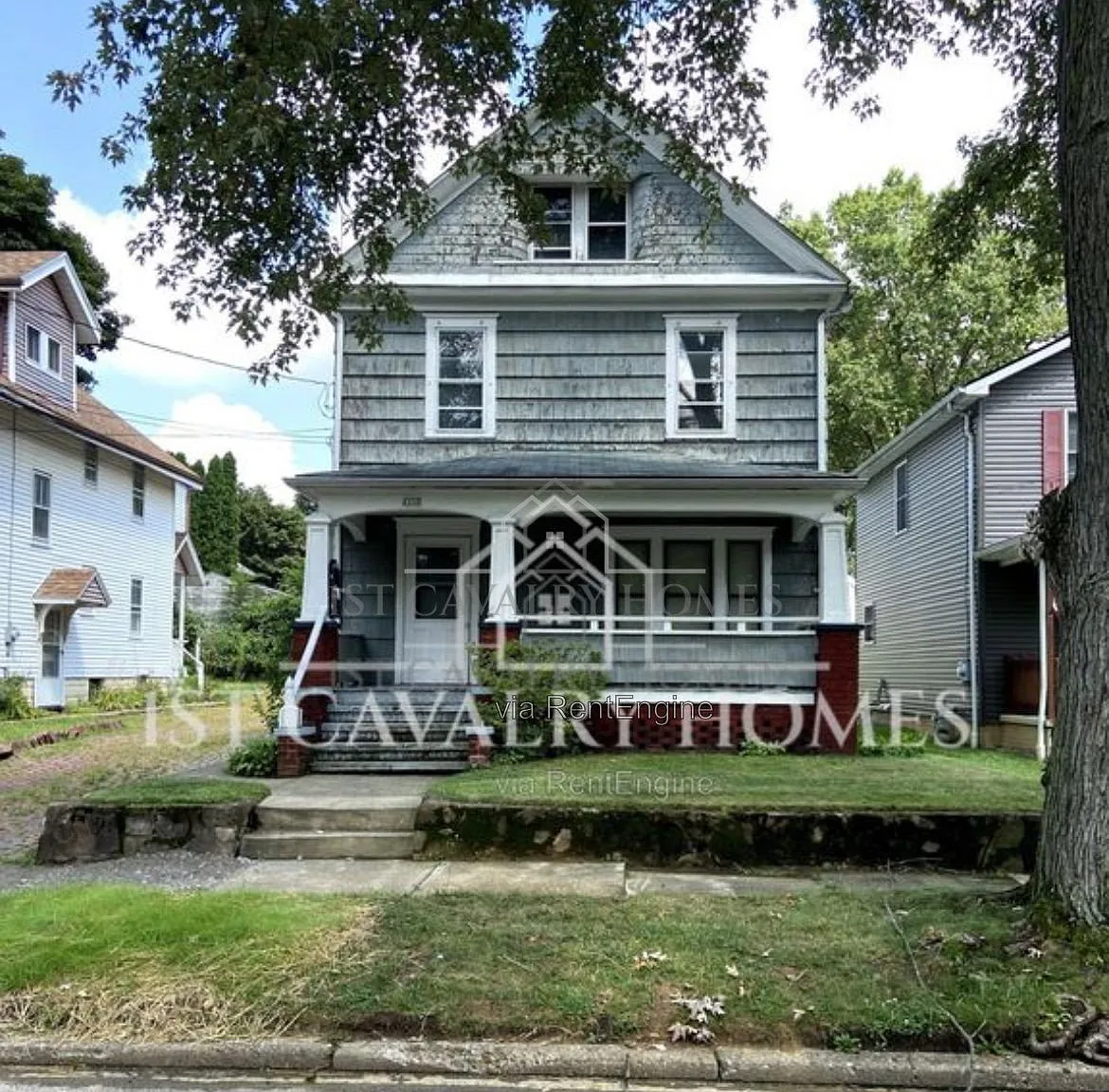 3 bed, 1.0 bath, 1300 sqft, $925 — Photo 1