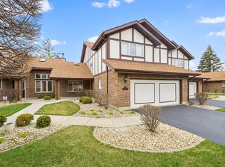 8969 Silverdale Dr #1-C, Orland Park, IL 60462