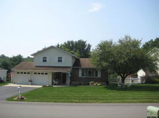 14 Meadow Ln, Albany, NY