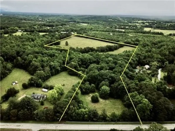 1720 Westminster Hwy, Walhalla, SC 29691