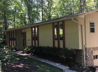 1119 W Outer Dr, Oak Ridge, TN 37830