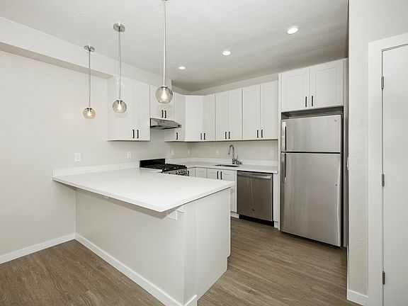 3rd image of 1626 Sacramento St #6