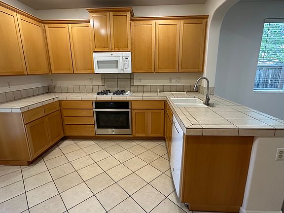 2nd image of 2515 Amelia Earhart Ave