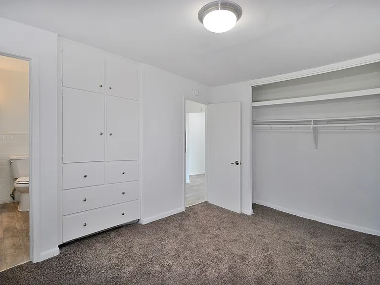 Silverstone Apartments — Photo 6